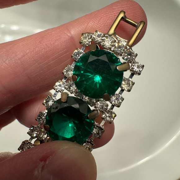 Vintage Costume Jewelry Bracelet with Green and Clear Rhinestones - Picture 3 of 5